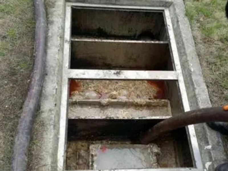 柳河隔油池清理