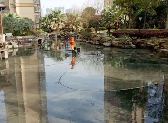 柳河景观池淤泥清理